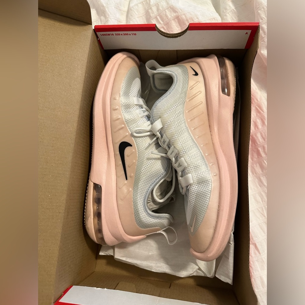 Nike air max axis